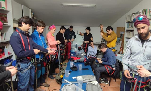 INICIACIÓN ESCALADA EN ROCA